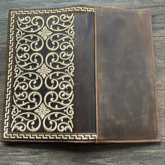 Nocona Belt Co. Rodeo wallet/checkbook cover, genuine leather,embroidered slim - Picture 6 of 9